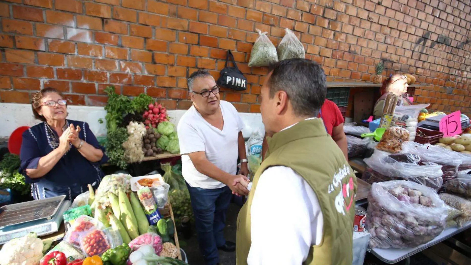 Reubican locatarios de mercado San Juan de Dios